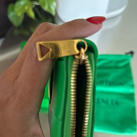 Bottega Veneta Zip Around Wallet - Picture 11 of 15